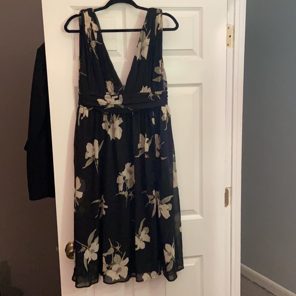 Lulu’s floral dress with plunge neckline